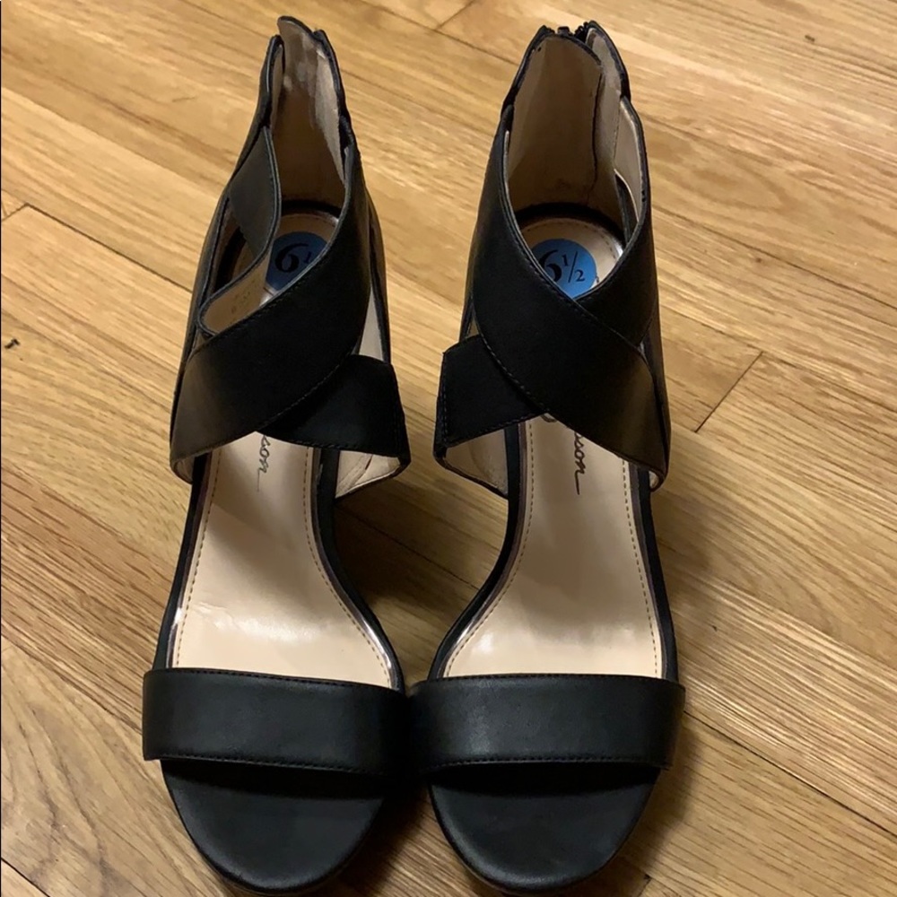 NEVER BEEN WORN- Black Wedges